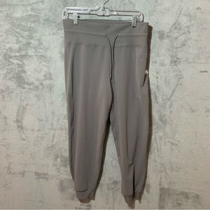 Vuori Daily Jogger Gray Women Size Large Pants Drawstring Stretch Athletic VW418